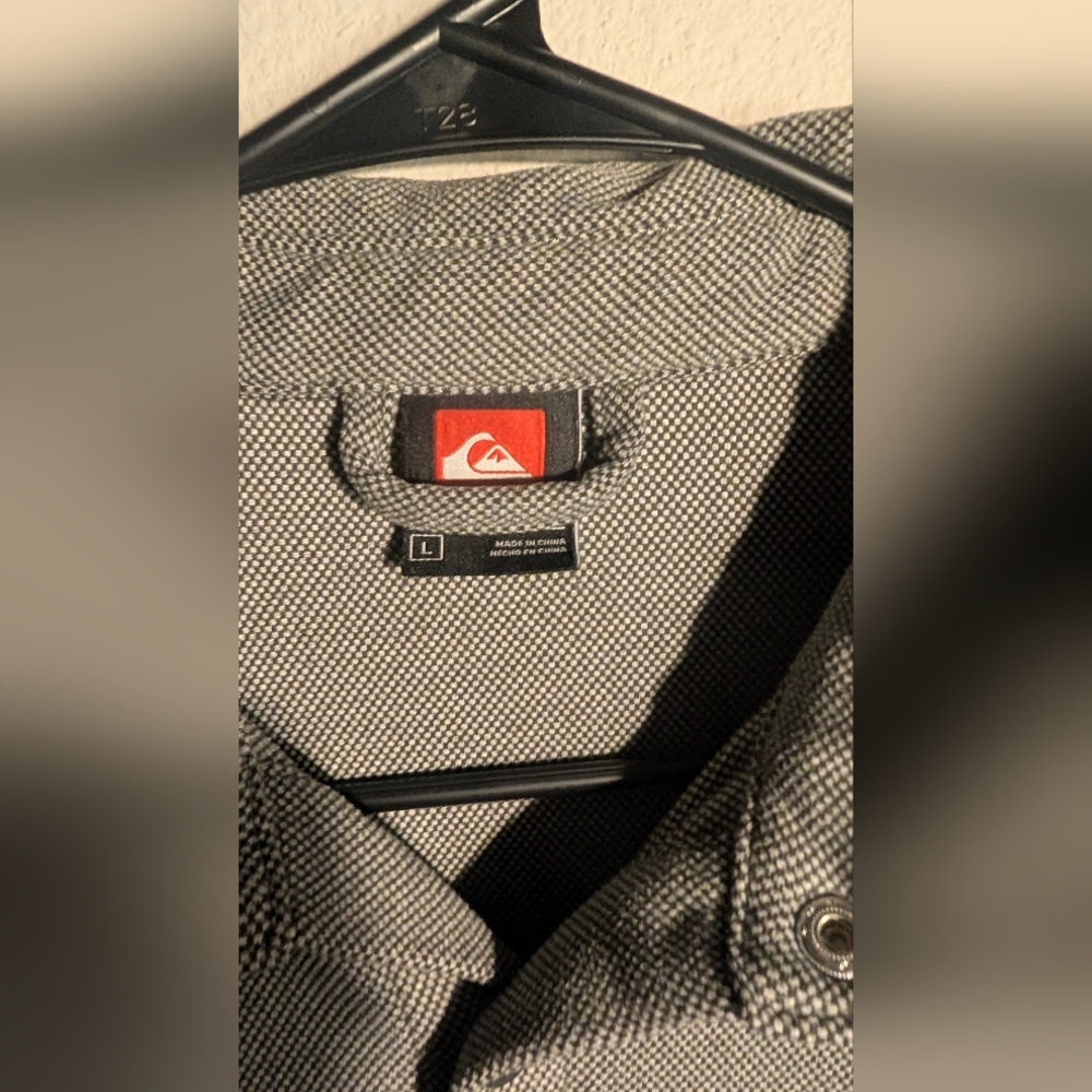 Quicksilver L Grey Soft Button Down W/ Pockets - image 2